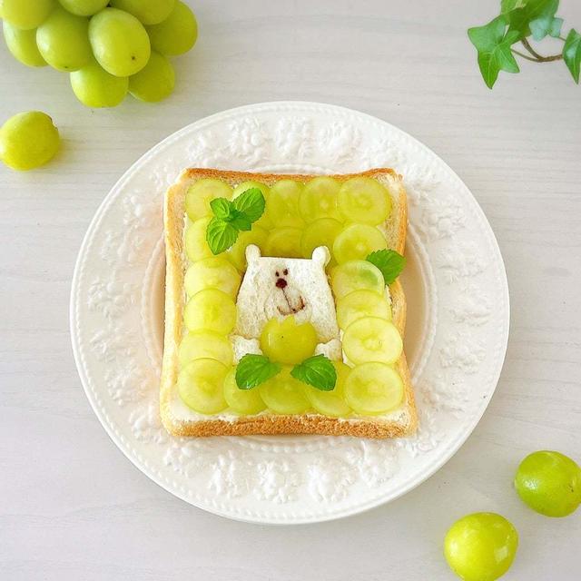 涼しいけど…。 と オープンサンド。