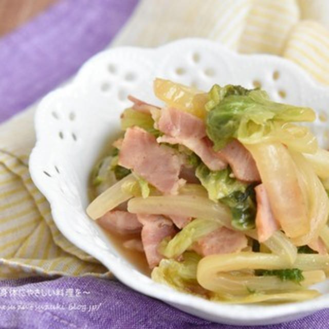 フライパンひとつでラクラク調理【白菜とベーコンのバター蒸し煮】