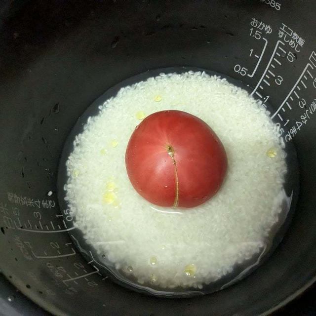 おうちごはん　〜炊飯器でトマトライス〜