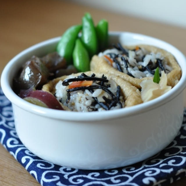 黒糖ひじきいなり弁当。