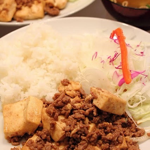 豆腐と挽き肉の甘辛丼