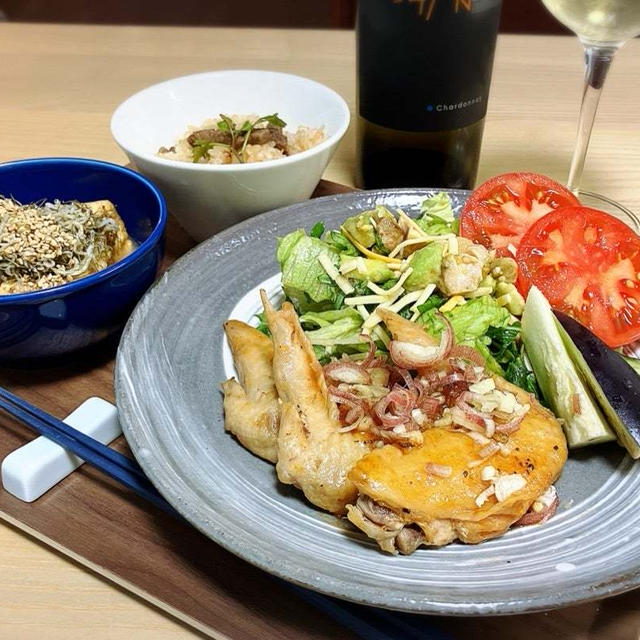 手羽　カンタン酢トマト煮込　厚揚げ煮浸し　の献立。