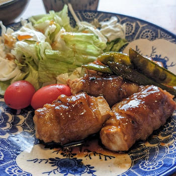 豚バラ肉の脂を引き出すのも油！豆腐の肉巻き照り焼き