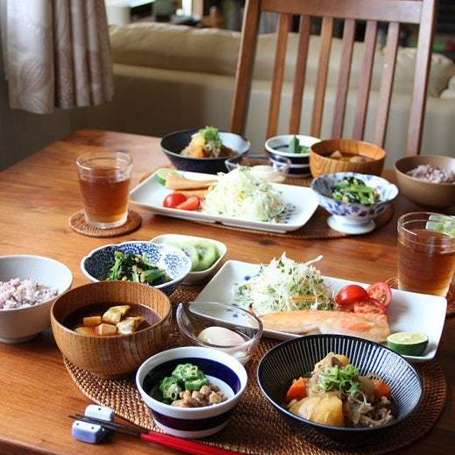 銀鮭ハラス、肉じゃが定食。