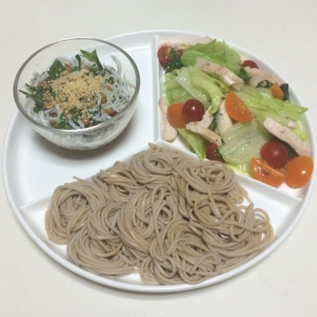 お蕎麦とサラダ！！
