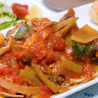 トリムネ肉と野菜のトマトパスタ～カレー風味☆