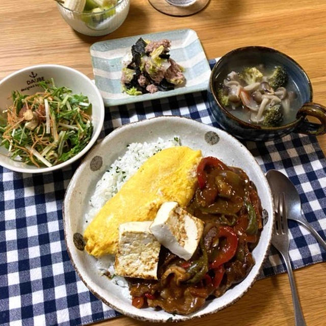 野菜たっぷりオムハヤシライスとダイエットご飯。