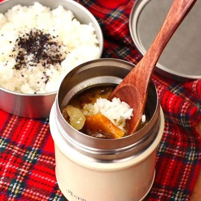 スープジャーで温まる！簡単「カレー豚汁」「ゆかり黒ごまごはん」2品弁当