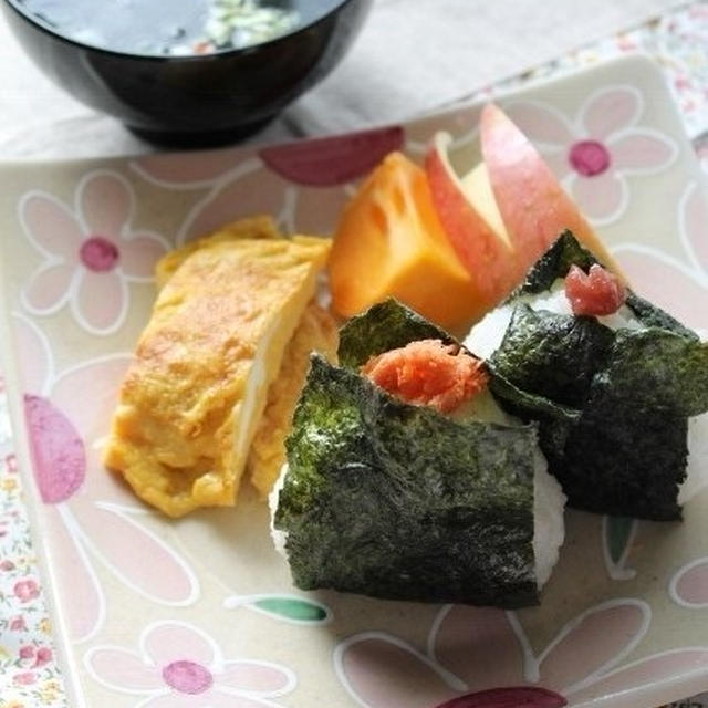 お兄ちゃんが作った新米で朝ご飯