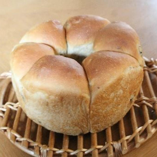 黒糖レーズンのちぎりパン♪