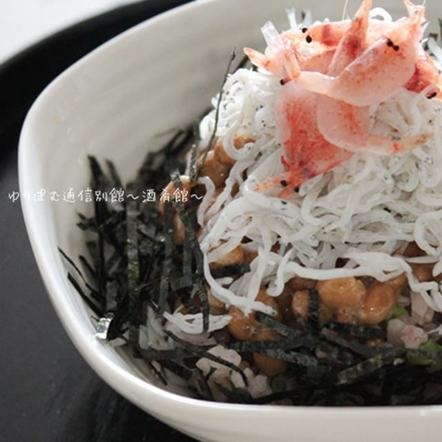生桜海老乗せ釜揚げシラス丼。
