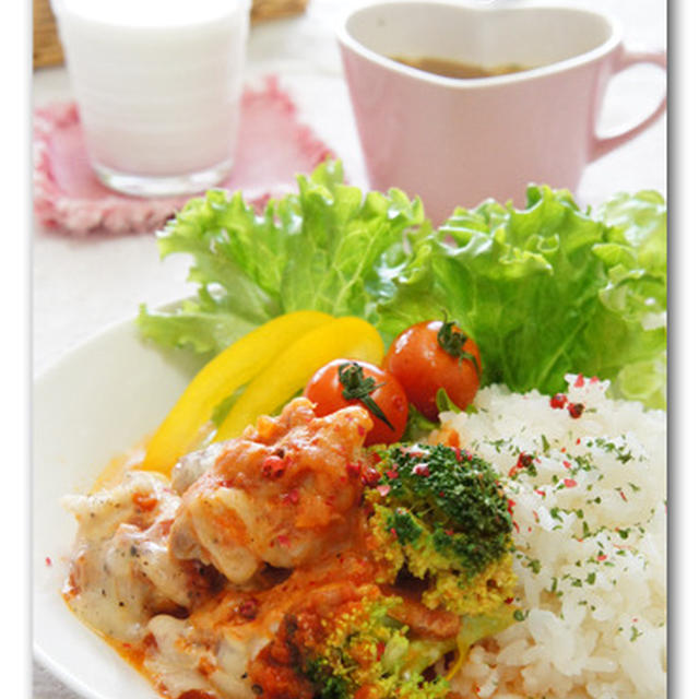 チキンとブロッコリーのトマトチーズ煮込みワンプレート