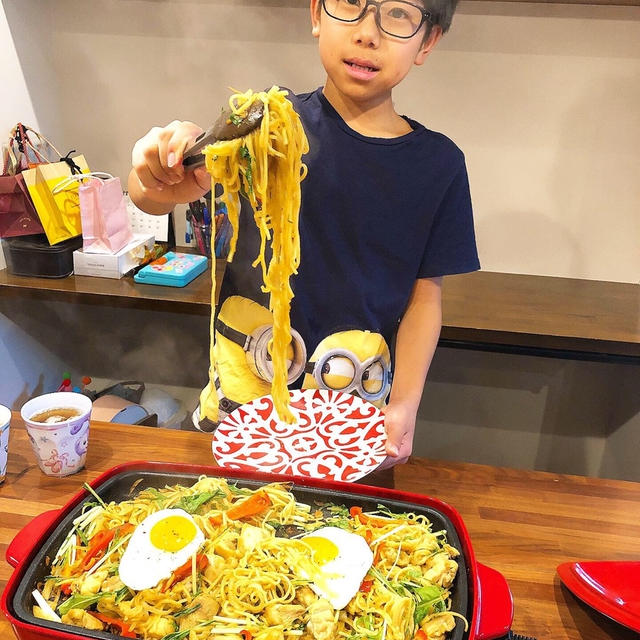 ランチは焼きそばでミーゴレンです！！