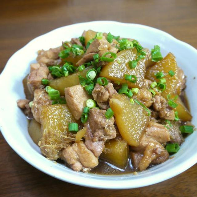 家族に大好評♡【簡単レシピ】鶏肉と大根のうま煮♪