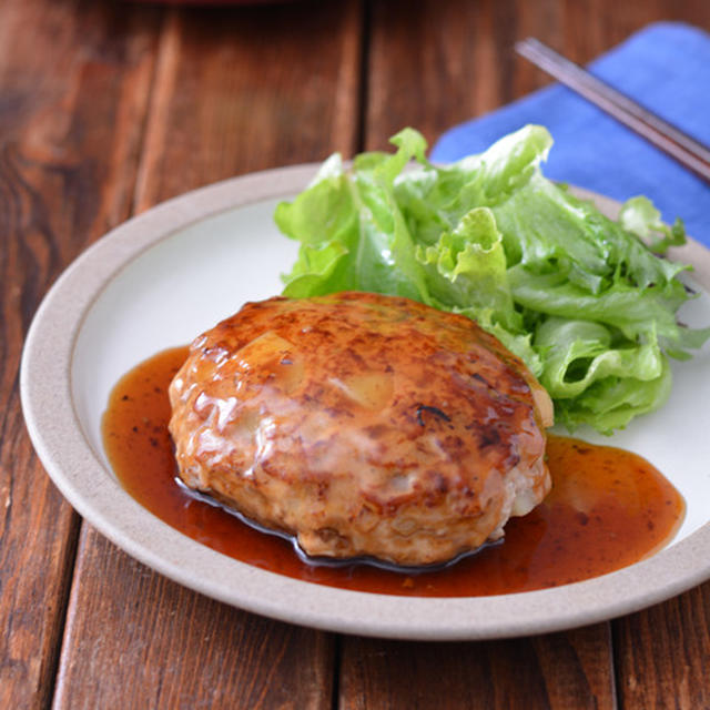 ポテトポークバーグ 照り焼きソース。【角切りポテトでボリュームUP・豚100％】のごはんの日。