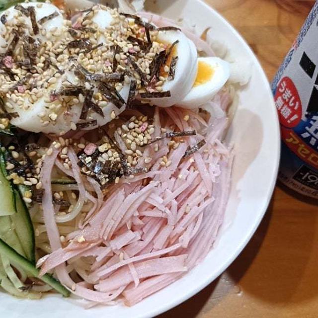 やさぐれて酒を飲む…最近の悩みは娘たちとお義父さん…