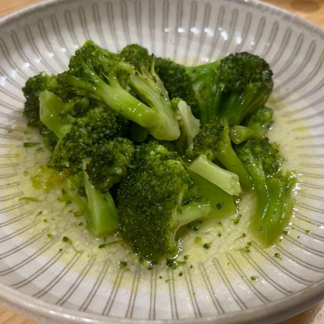 【ホットクックレシピ】冷凍ブロッコリーのほっこり煮～オリーブオイルと塩でシンプルに～