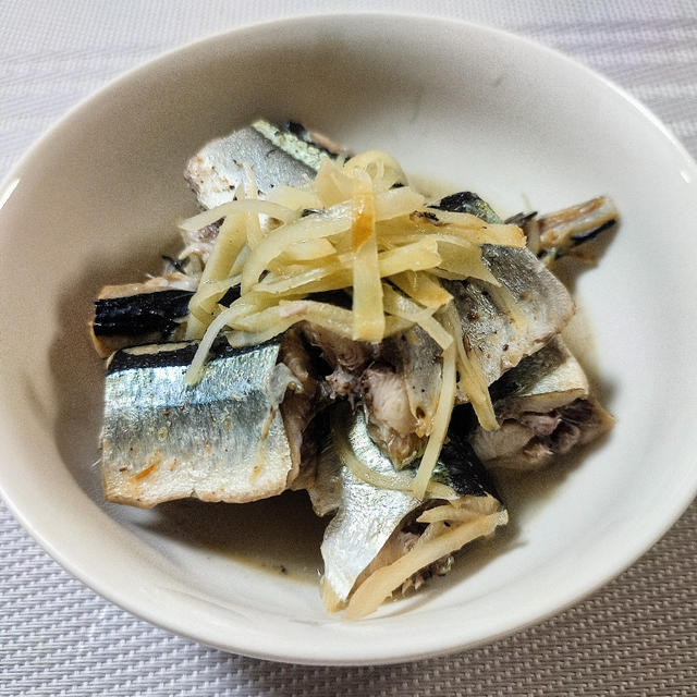 赤くない紅生姜の秋刀魚煮
