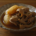 豚もつとじゃがいもの煮込み