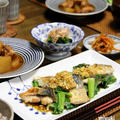 小松菜とカリカリさばの炒めもの と 鶏肉のさっぱり煮。