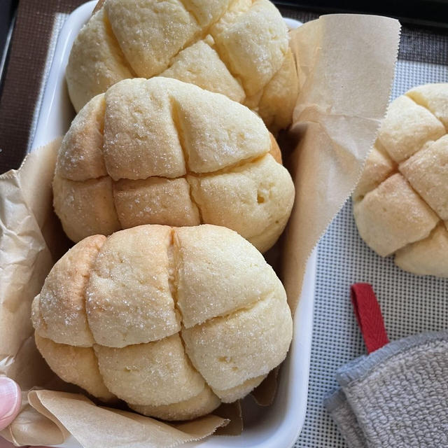また食べたくなる♡かりっふわなメロンパン作りました♡格子柄＃は必須です(^-^)