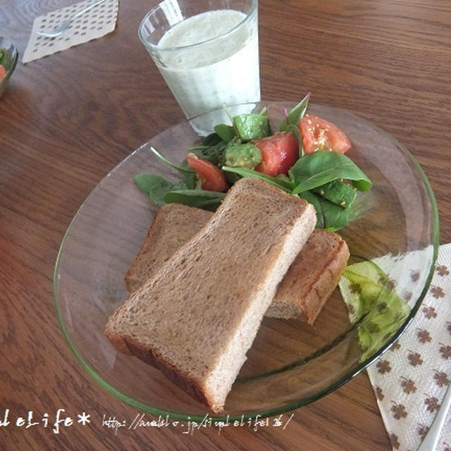 今朝の朝ごはん☆は、トマトの美味しい～の