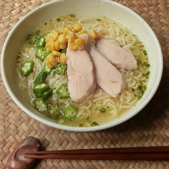 コーンとサラダチキンの冷やし麺