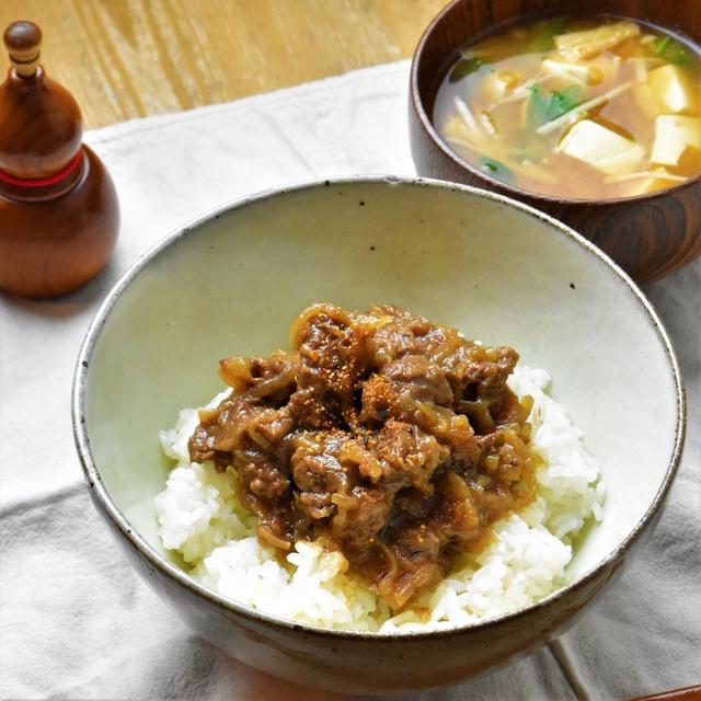 中落ちカルビのちょい煮込み牛丼