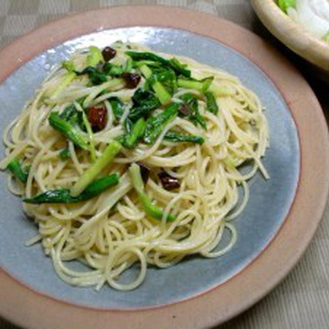 行者ニンニクとアンチョビのパスタ【初夏の香りとラッキョウについて】