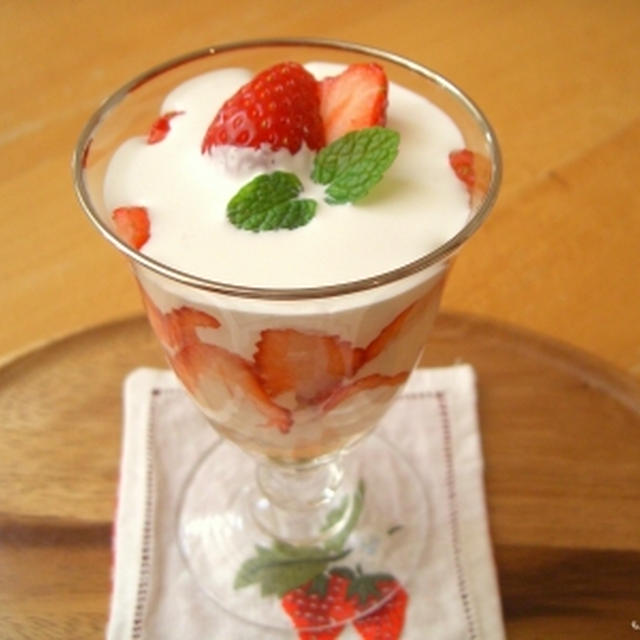 イチゴパフェ