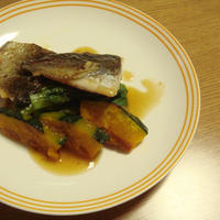 鯵のソテーしょうがドレッシングがけ。