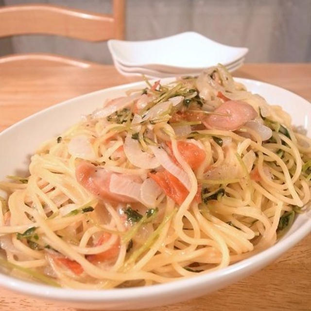 ありものでも美味い。豆苗と玉ねぎとトマトのパスタ｜寝る前本読みに「 女の子の心をはぐくむ名作」が追加に