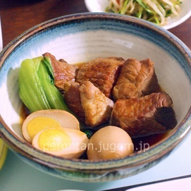 脂っぽいのが苦手な方に…肩ロースの角煮♪煮玉子も美味しい