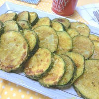 お箸がすすむ～♪　ズッキーニのカレーチーズ焼き
