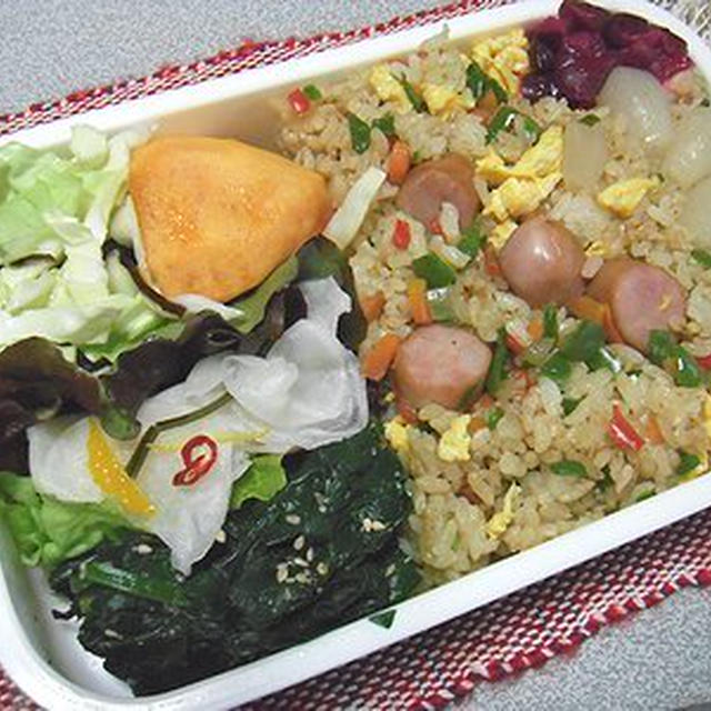 炒飯弁当。エビフライ定食。クリスマスツリー