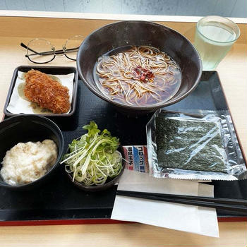 とろろ花巻そばに白身フライを添えて啜る（番外編）〜ゆで太郎〜