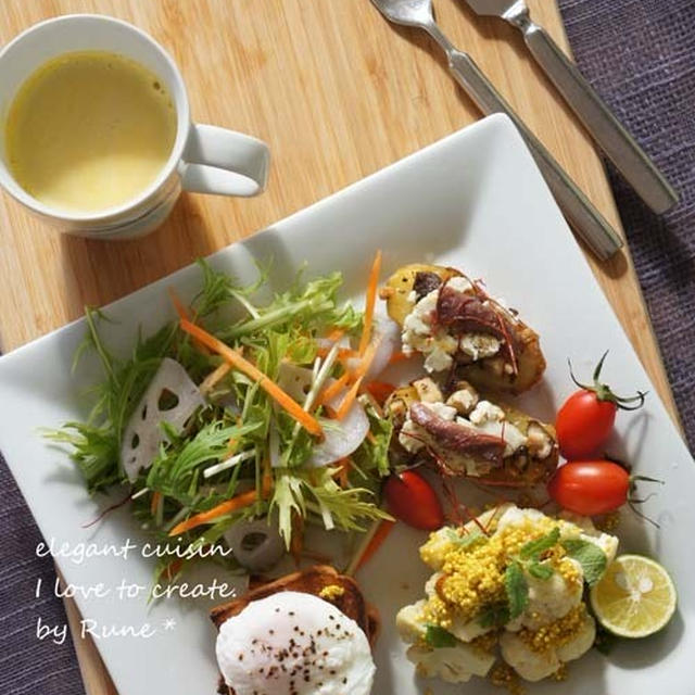 今日のランチプレート♪コンテチーズポテト焼き＆キノコソース