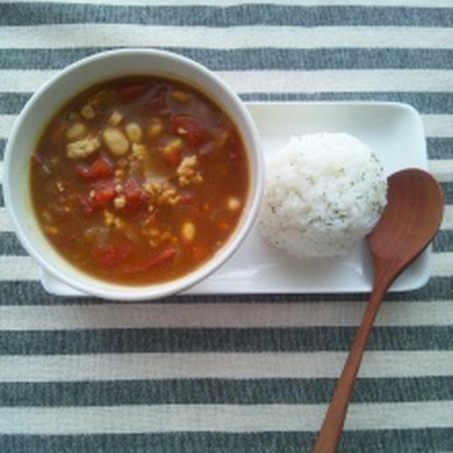 大豆とトマトのカレースープ