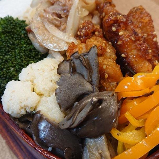 ヤンニョムチキン弁当