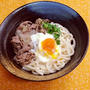 肉うどんとシークァーサーで冷たい醤油うどん