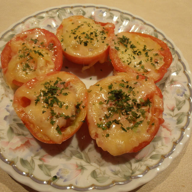 簡単副菜　トマトのチーズ焼き