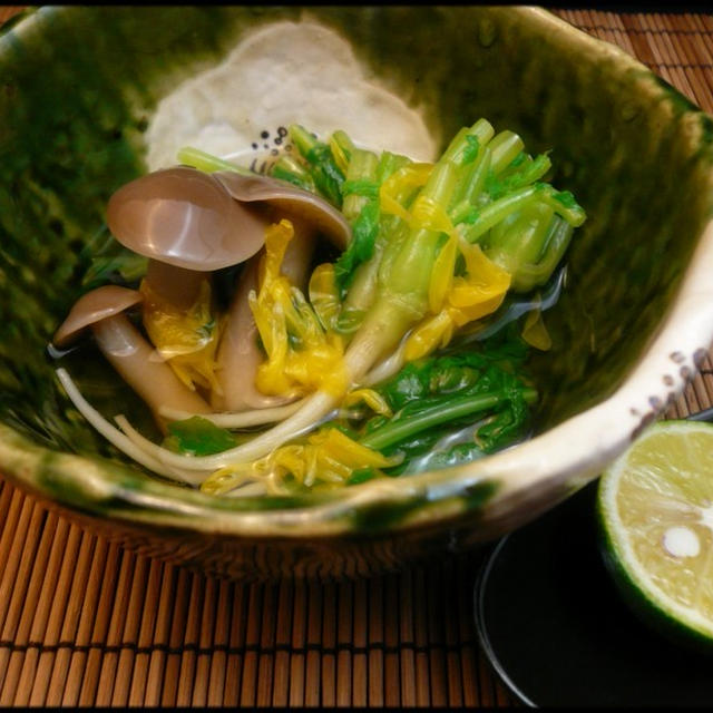 中抜き大根としめじと菊花のおひたし