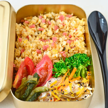 焼きめし＆柚子蒸し鶏　モルディブ旅１　晩ごはんの残りで作るお弁当　６月１２日　木曜日　