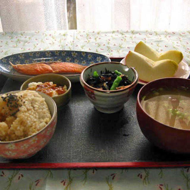 朝ごはん　１０月８日（木）