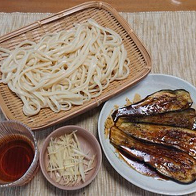 蒲焼き味のナスのソテーとざるうどん