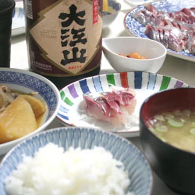 ガンドの刺身とアラ煮　手作りスモークチーズ　【大江山能登の酒】