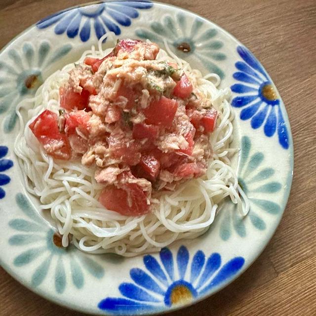 直売めぐりは楽しい！と ツナトマのっけ素麺。