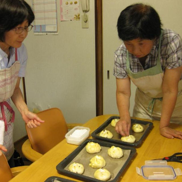 今日のレッスン?チーズ・チョコバンズ?