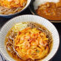 お蕎麦屋さん気分の休日ブランチ♪ 香りだけでお腹が鳴る！かき揚げ蕎麦とカレーライス♪