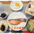 【鮭の白味噌漬け】＆【すき煮】の定食＆【大福餅】と、タロウだって寒い！の巻き